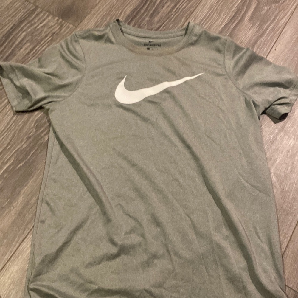Nike tee